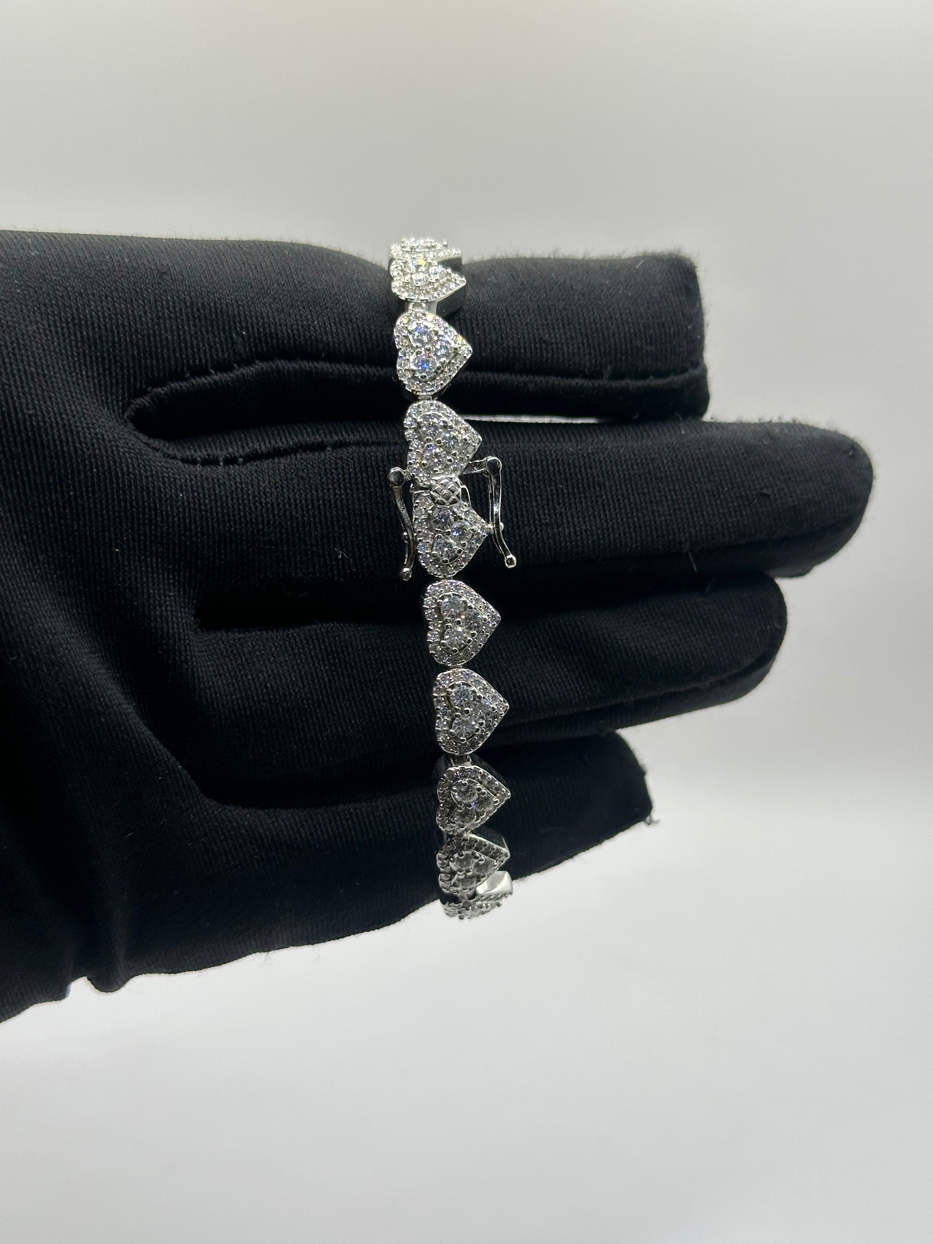 Esclava de corazones iced out 8mm