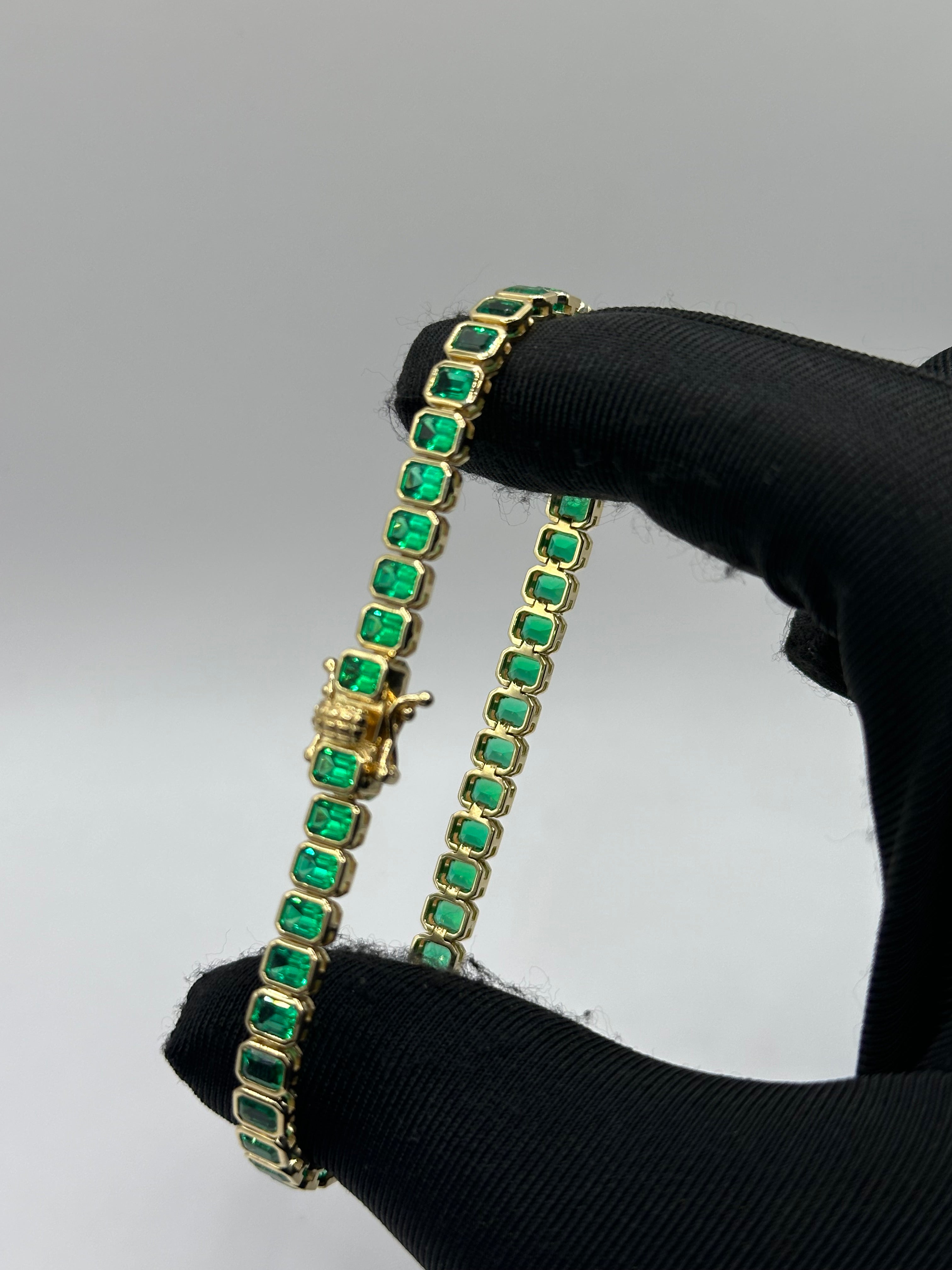 Esclava de esmeraldas con oro