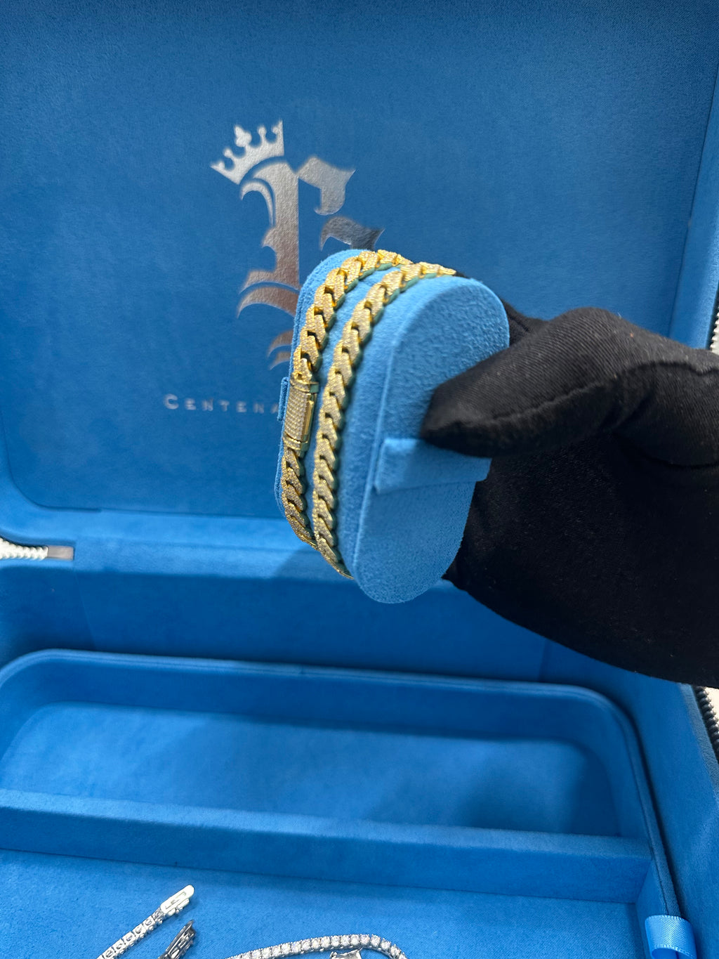 Esclava cubana oro laminado