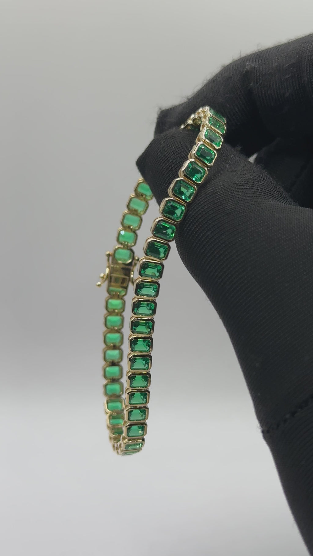 Esclava de esmeraldas con oro